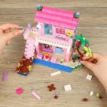 Rožinis mergaičių pajūrio paplūdimio vilos konstravimo rinkinys, suderinamas su „Lego Friends“ konstravimo mokomuoju žaislu 6–12 metų ir vyresniems vaikams 474 vnt.