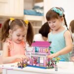 Rožinis mergaičių pajūrio paplūdimio vilos konstravimo rinkinys, suderinamas su „Lego Friends“ konstravimo mokomuoju žaislu 6–12 metų ir vyresniems vaikams 474 vnt.