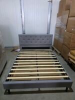 Lova medinė, pilko lino medžiagos, nestandartinio dydžio