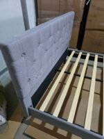 Lova medinė, pilko lino medžiagos, nestandartinio dydžio