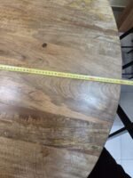 Akacijos ir mango medžio apvalus stalas, 119x119x76 cm.