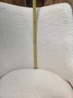 Balta buklė medžiagos kėdė