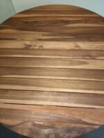 Aukštas medinis stalas su kūgio formos pagrindu, 119x119x97 cm.