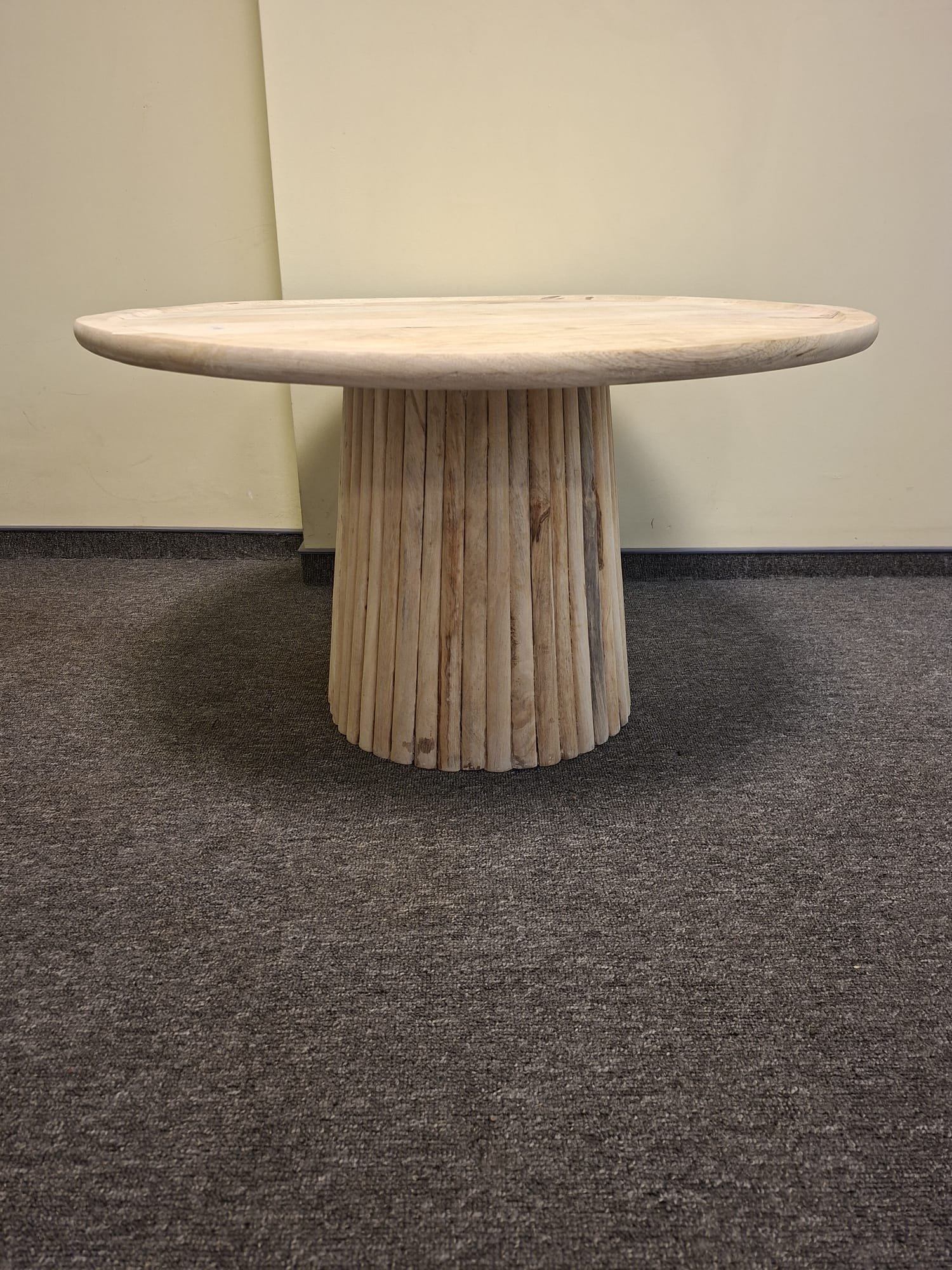 WhatsApp Image 2026-03-19 at 10.35 Kavos staliukas, mango mediena